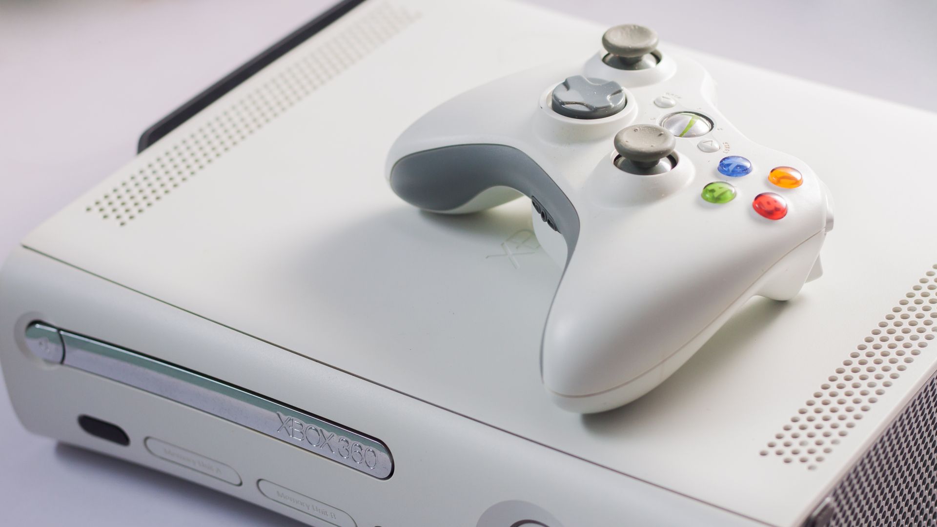 Microsoft is Shutting Down the Xbox 360 Store
