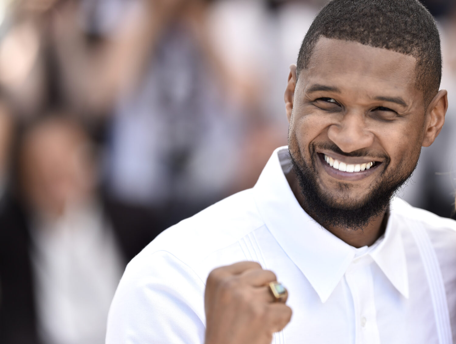 Usher Reminds Us He’s The Internet’s “Boyfriend” On Our “R&B Season” Update