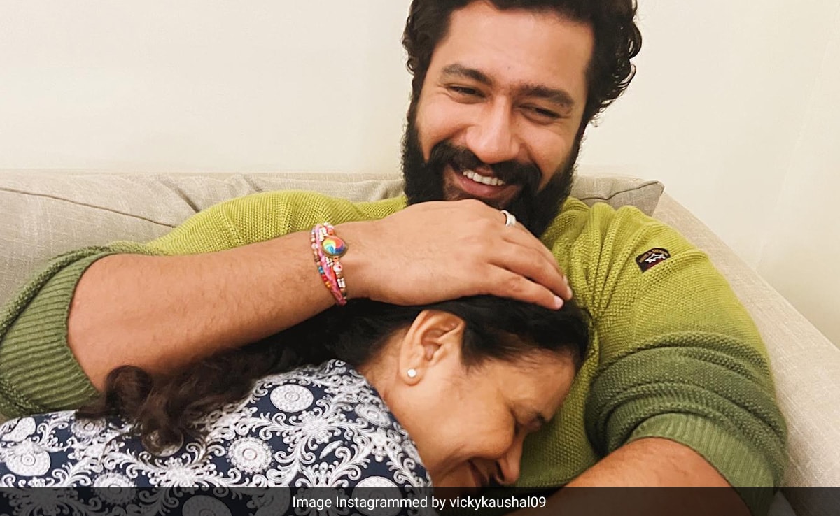 Vicky Kaushal’s Aww-Dorable Pic With His “Cutiep-Aai” Has The Internet’s Heart