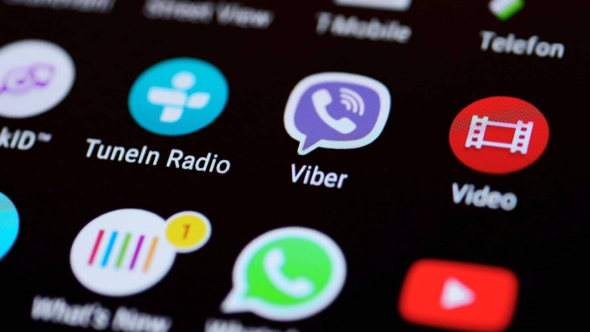 This app that can’t be deleted could be silently recording your calls and taking screenshots