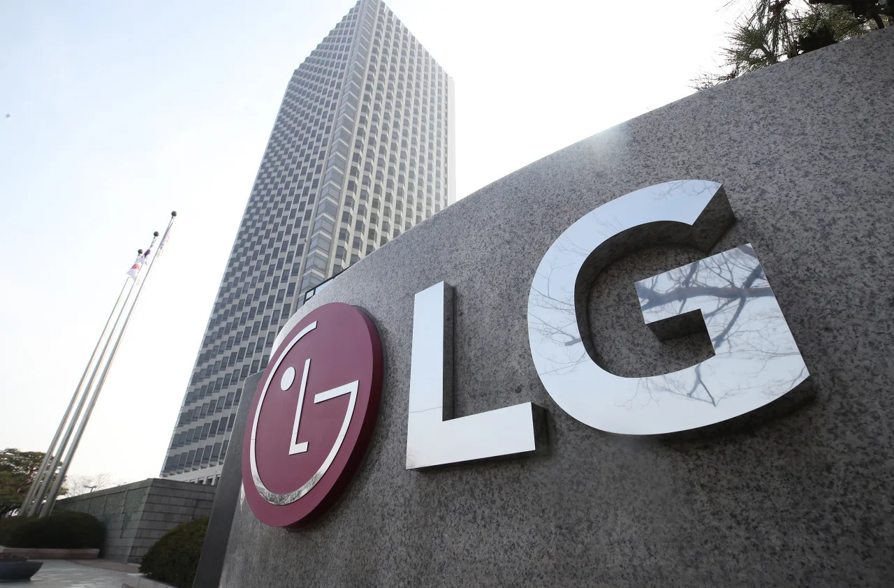 LG Display to Apply New OLED Materials for Apple’s iPad and Cars