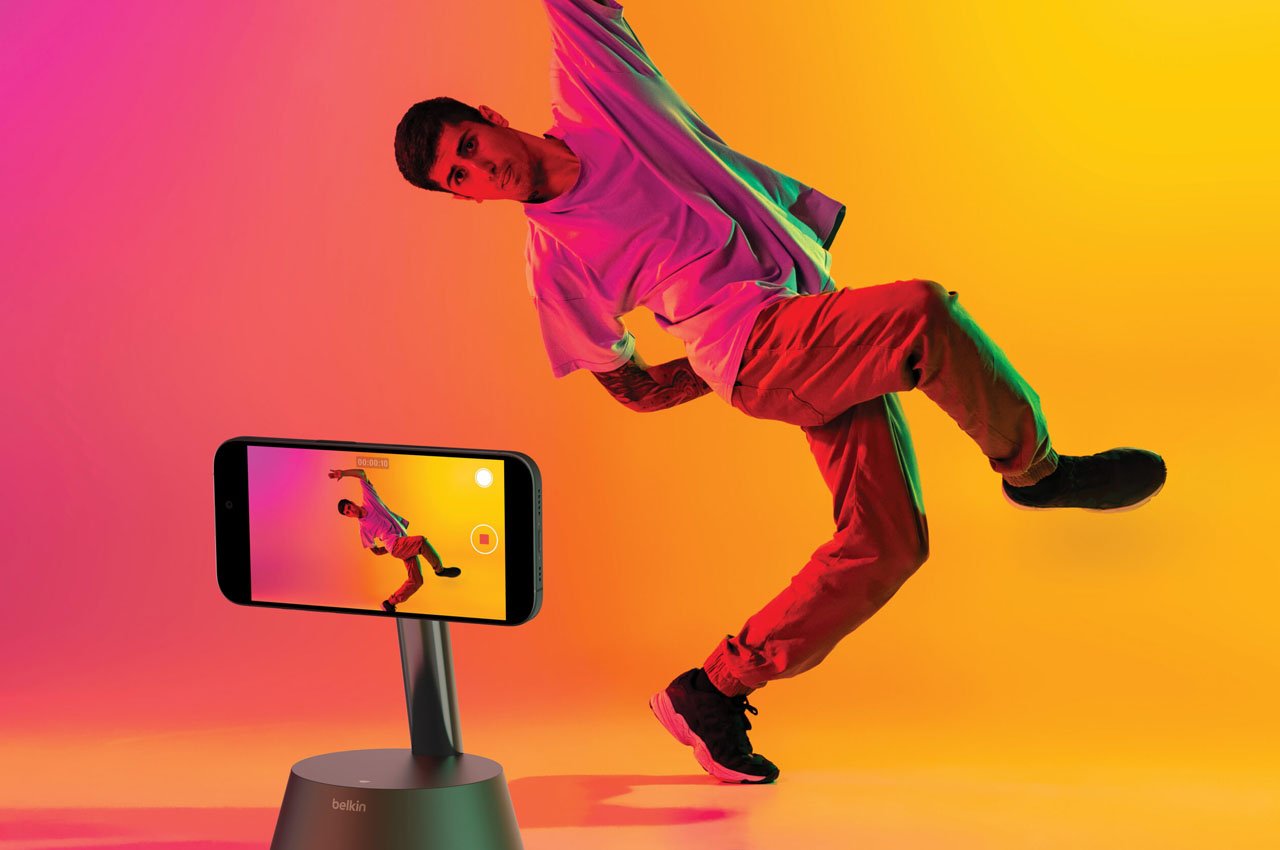 Belkin auto-tracking Stand Pro swivels iPhone 360 degrees with your movement during video calls, recordings – Yanko Design