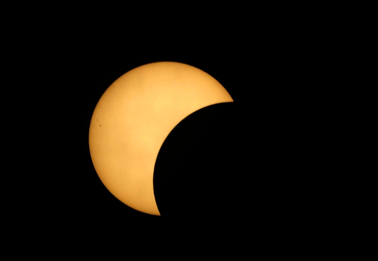NASA eclipse warning: Don’t point your phones at the sun to take a picture or video