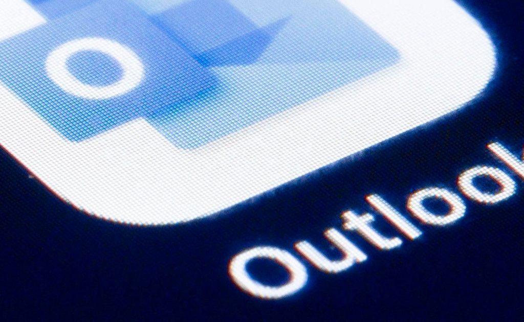 Microsoft Issues Update Warning For All Outlook Users As âDangerousâ New Threat Confirmed