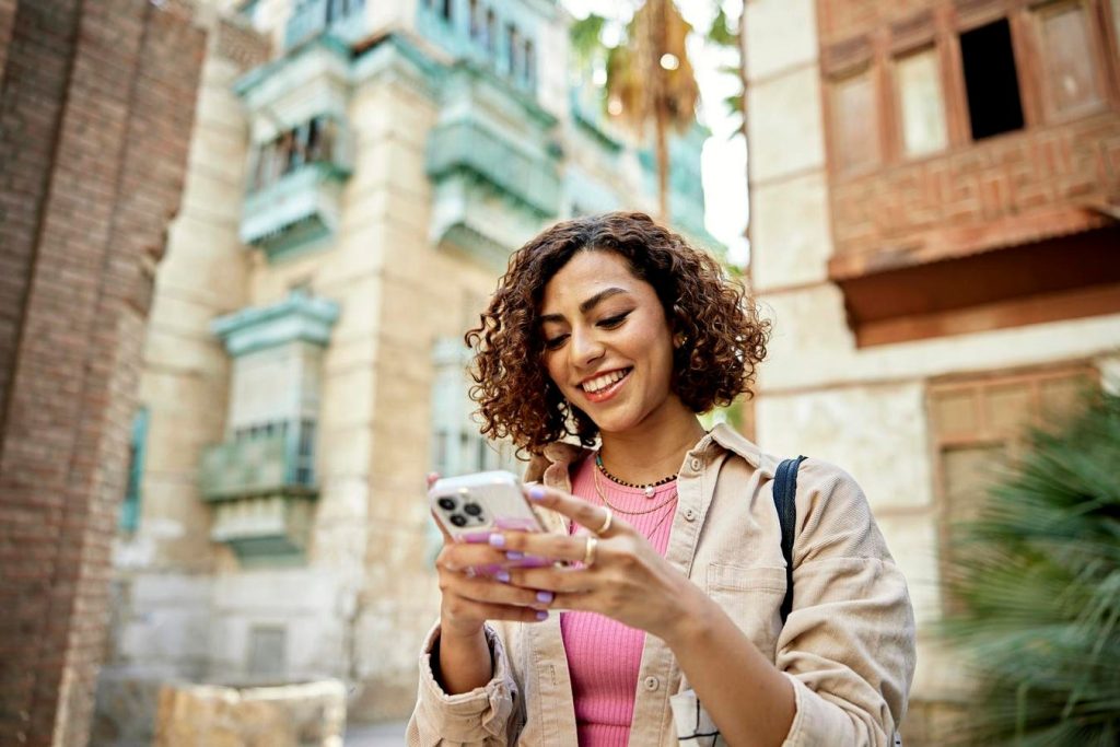 The Best Apps For Solo Travelers, According To A New Study