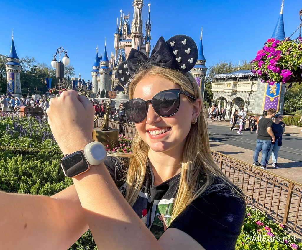 Does Disney World Take Apple Pay?