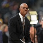 Sean Elliott’s Apple Watch detects irregular heartbeat, his wife says