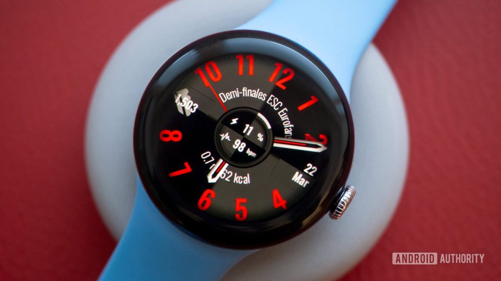 Older watch faces may soon show an incompatibility warning on the Play Store (APK teardown)