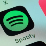 Spotify rolls out group chats