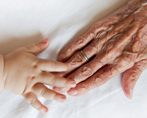 US Life Expectancy Broke Records in 2024, And Could Still Be Climbing : ScienceAlert