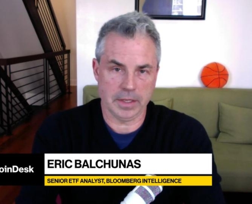Bitcoin ETFs barely flinch as BTC slides 40%, Bloomberg’s Eric Balchunas says