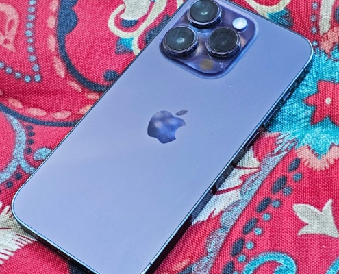 Stop ‘Phubbing’ Everyone at the Table With You