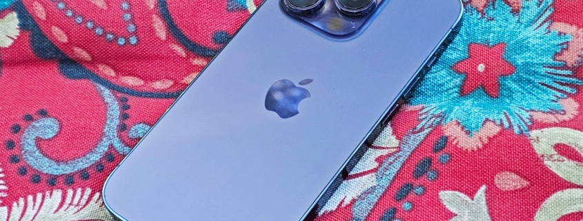 Stop ‘Phubbing’ Everyone at the Table With You