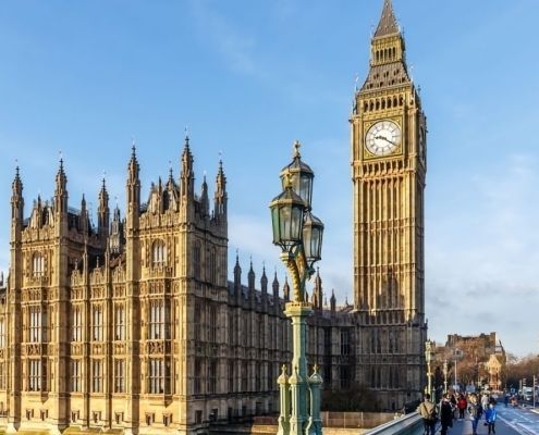 UK gets Apple and Google to agree to easy App Store changes