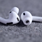 AirPods Pro with built-in cameras may not cost more than current earbuds