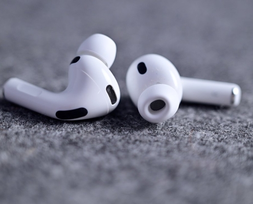 AirPods Pro with built-in cameras may not cost more than current earbuds