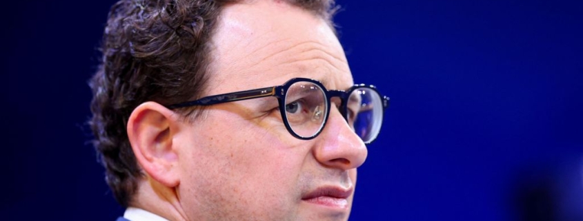 Anthropic boss rejects Pentagon demand to drop AI safeguards