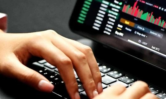 Leading stablecoin Tether shrinks again as market cap looks set for second straight monthly drop