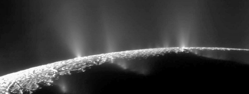 Huge Web of Hidden Electromagnetic Waves Discovered Around Tiny Ice World : ScienceAlert