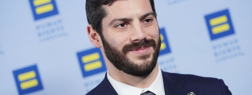 Anthropic-funded group backs candidate attacked by rival AI super PAC