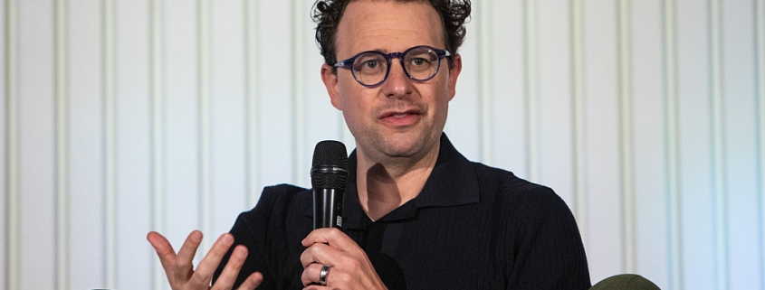 Anthropic CEO stands firm as Pentagon deadline looms