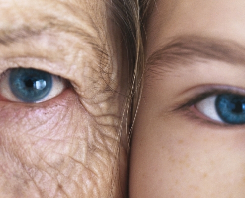 Humans Age Faster at 2 Sharp Peaks, Study Finds : ScienceAlert