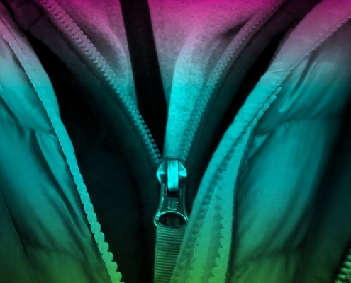 How to Layer Your Clothes to Stay Warm in Any Season (2026) How to Layer Your Clothes to Stay Warm in Any Season (2026)