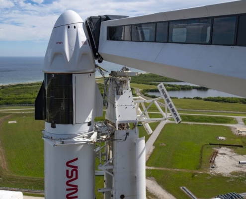 SpaceX takes down Dragon crew arm, giving Starship a leg up in Florida SpaceX takes down Dragon crew arm, giving Starship a leg up in Florida