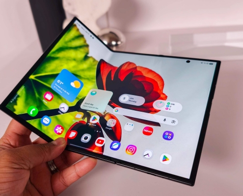 How many software updates will the Samsung Galaxy Z TriFold receive?