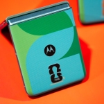 Motorola Razr FIFA Edition now available for 9, free Moto Tag