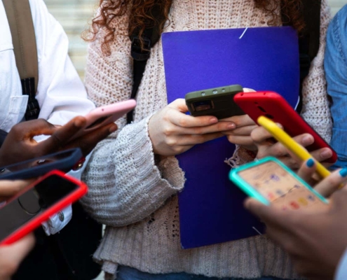 Does limiting social media help teens? We’ll finally get some evidence