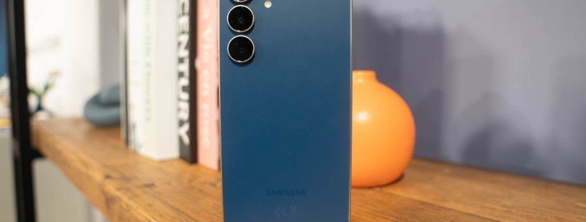 Samsung Galaxy S25 FE hits a new record-low price