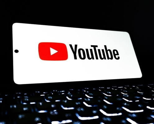 YouTube now lets you watch content auto-dubbed in your own language YouTube now lets you watch content auto-dubbed in your own language