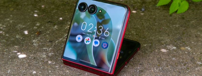 This surprise Motorola deal slashes 0 off the 1TB Razr Ultra AND includes free earbuds — consider me intrigued