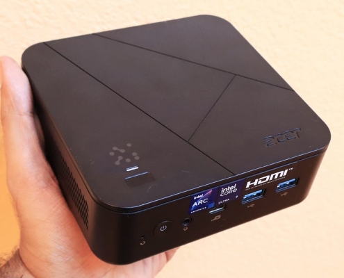 I replaced my full-sized desktop with a mini Windows PC, and it’s somehow just as capable