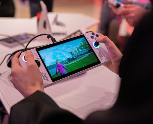 AMD reportedly pauses Ryzen Z1 drivers for gaming handhelds