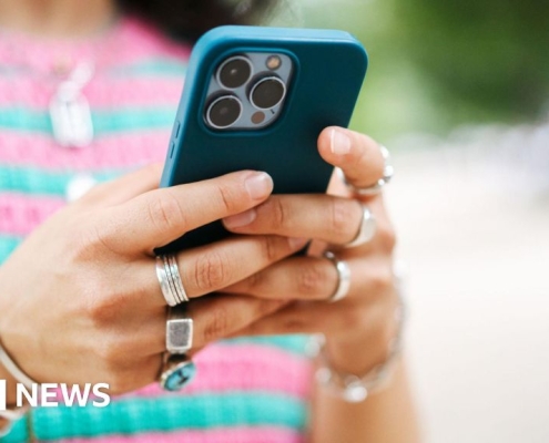 EU tells Meta to let rivals run AI chatbots on WhatsApp