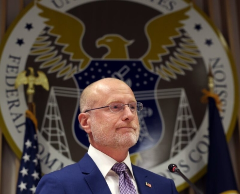 FCC asks stations for “pro-America” programming, like daily Pledge of Allegiance