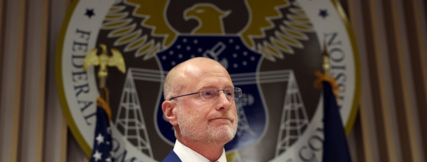 FCC asks stations for “pro-America” programming, like daily Pledge of Allegiance FCC asks stations for “pro-America” programming, like daily Pledge of Allegiance