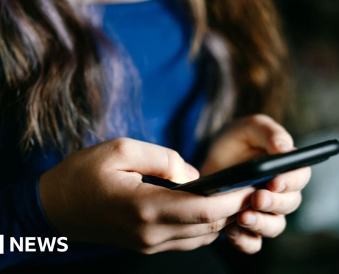 Children bombarded with weight loss drug ads online, says commissioner