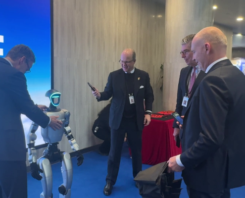 German chancellor visits Unitree Robotics in Hangzhou to explore tech collaboration · TechNode