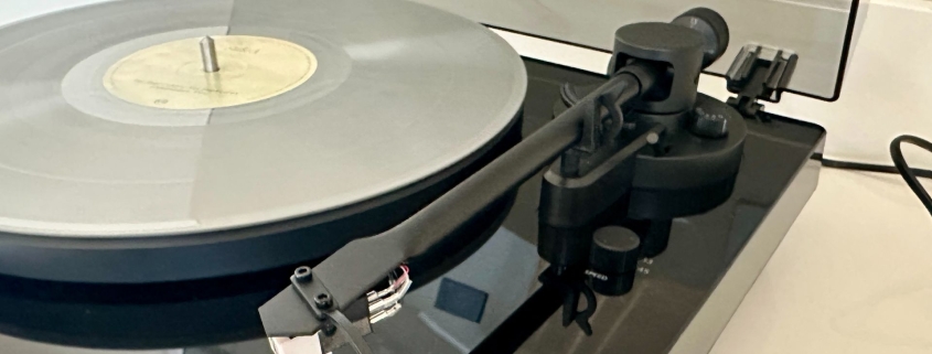 Philips Fidelio FT1: an affordable turntable/CD player music hub for the 21st century