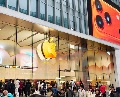 How iPhones Made a Surprising Comeback in China