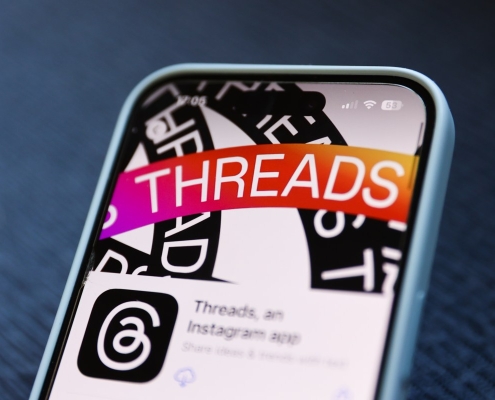 Threads’ new ‘Dear Algo’ AI feature lets you personalize your feed