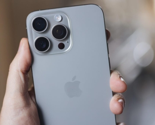 How to Fix Your Phone’s Irritating Auto-Brightness Settings for Good