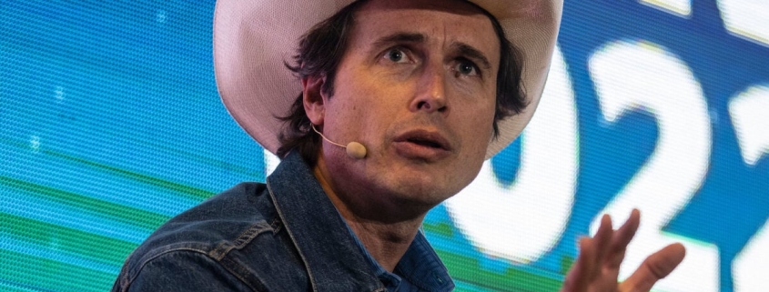 Kimbal Musk Posts His Explanation for All Those Epstein Emails Kimbal Musk Posts His Explanation for All Those Epstein Emails