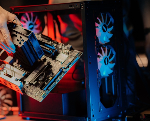 4 Computer Parts You Should Avoid Buying From Amazon 4 Computer Parts You Should Avoid Buying From Amazon