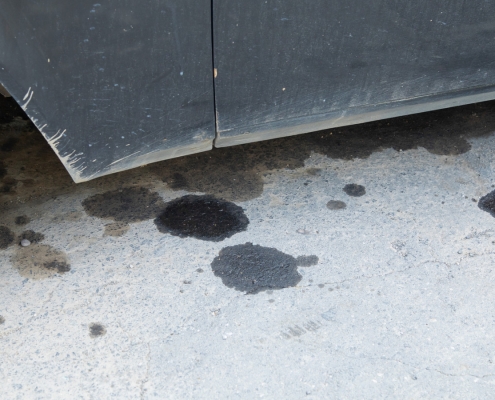 How To Remove Stubborn Oil Stains From Your Garage Floor