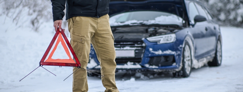 5 Car Repairs You Probably Shouldn’t Do On The Side Of The Road 5 Car Repairs You Probably Shouldn’t Do On The Side Of The Road