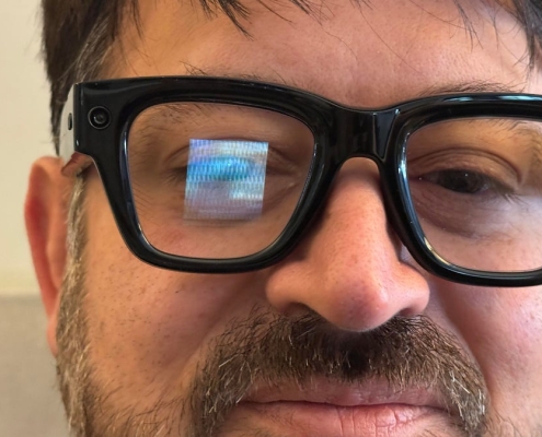 Is That Guy Filming You With His Glasses? Here’s How to Tell